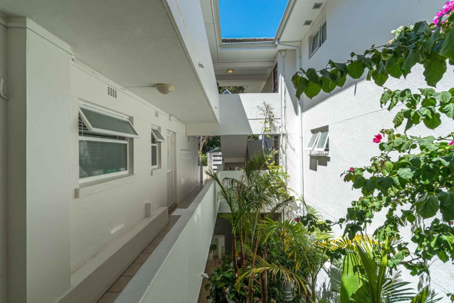 2 Bedroom Property for Sale in Sea Point Western Cape